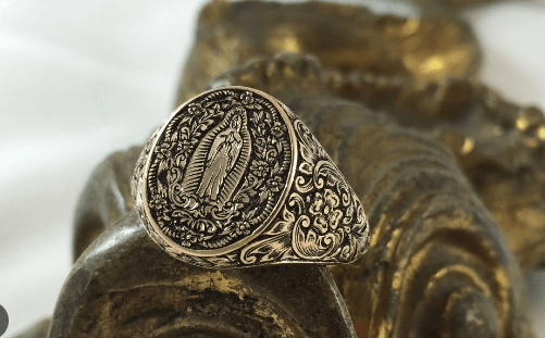custom signet ring