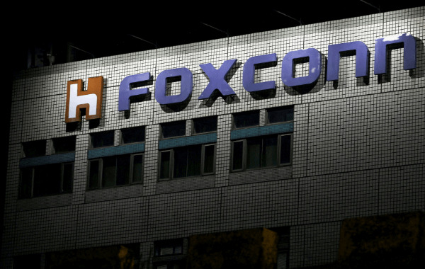 Foxconn Q1 Yoy 985m