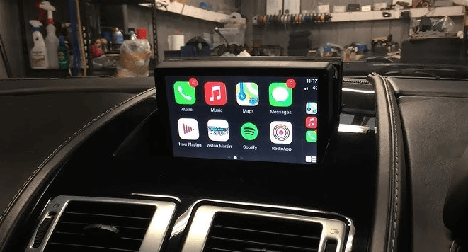 Aston Martin Apple Carplayfink Cardriver