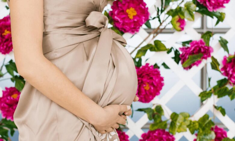 How to Pick a Baby Shower Dress That Photographs as Well as It Feels